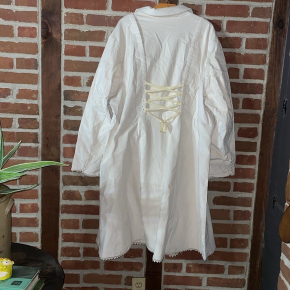 Broadway Torrid Disney “Beauty and the Beast Overcoat" NWT, size 5 - Picture 7 of 10